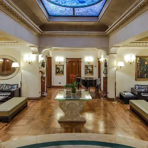 https://river-palace.it-romehotels.com
